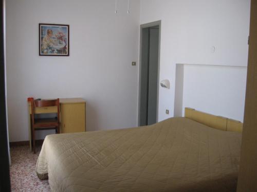 Hotel Eleonora Ріміні Екстер'єр фото