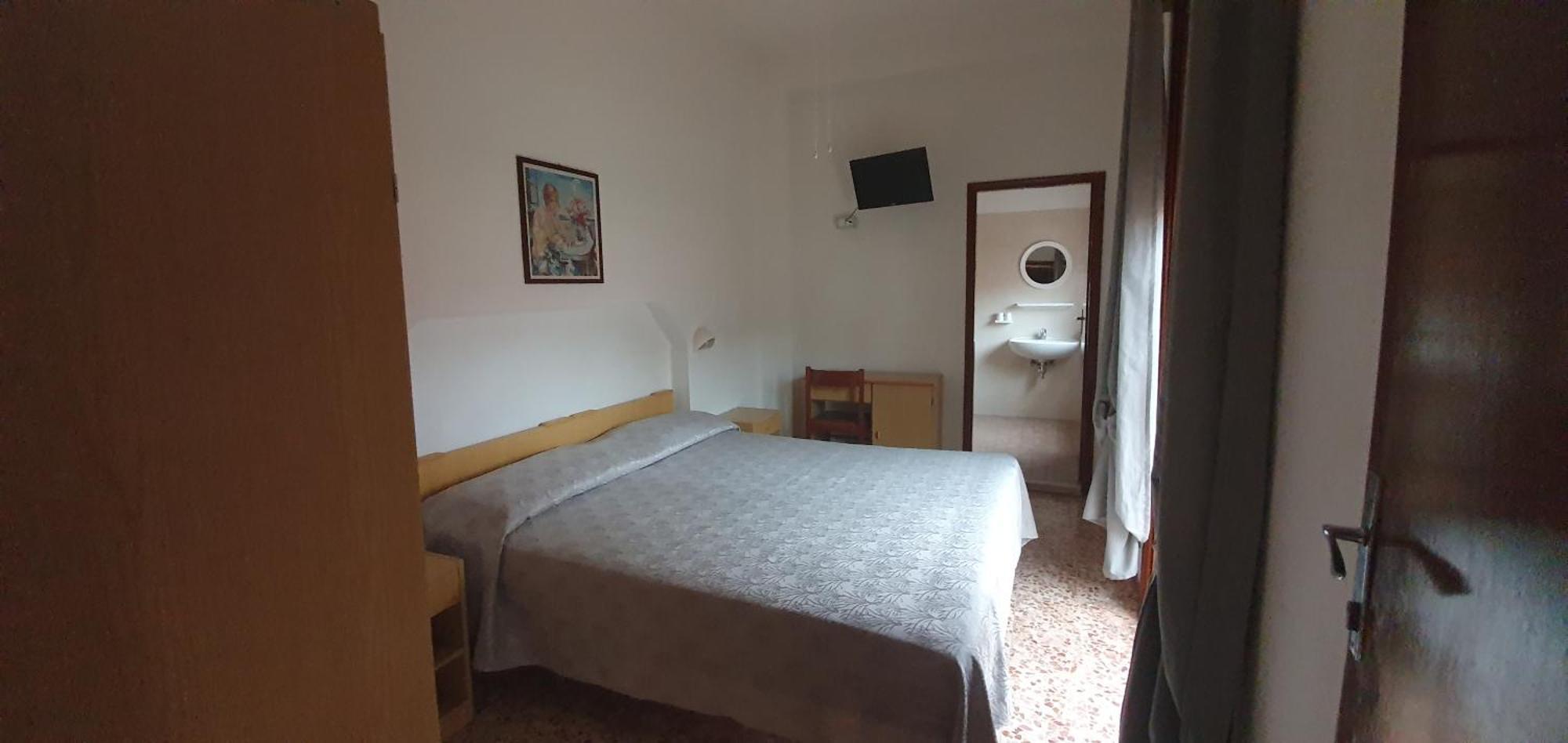 Hotel Eleonora Ріміні Екстер'єр фото
